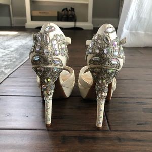 Gianni Bini White Sparkle Heel